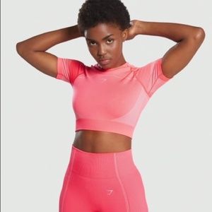 ULTRA SEAMLESS CROP TOP